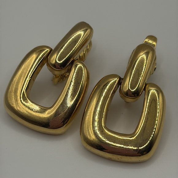 Trifari Jewelry - Trifari Gold-Tone Square Door Knocker Earrings Minimalist Style